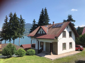 CASUTA LANGA LAC